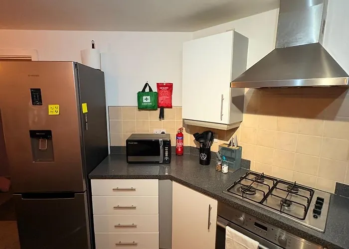2 Bedroom 2 Bathroom Ground Floor Apartment In Central Location