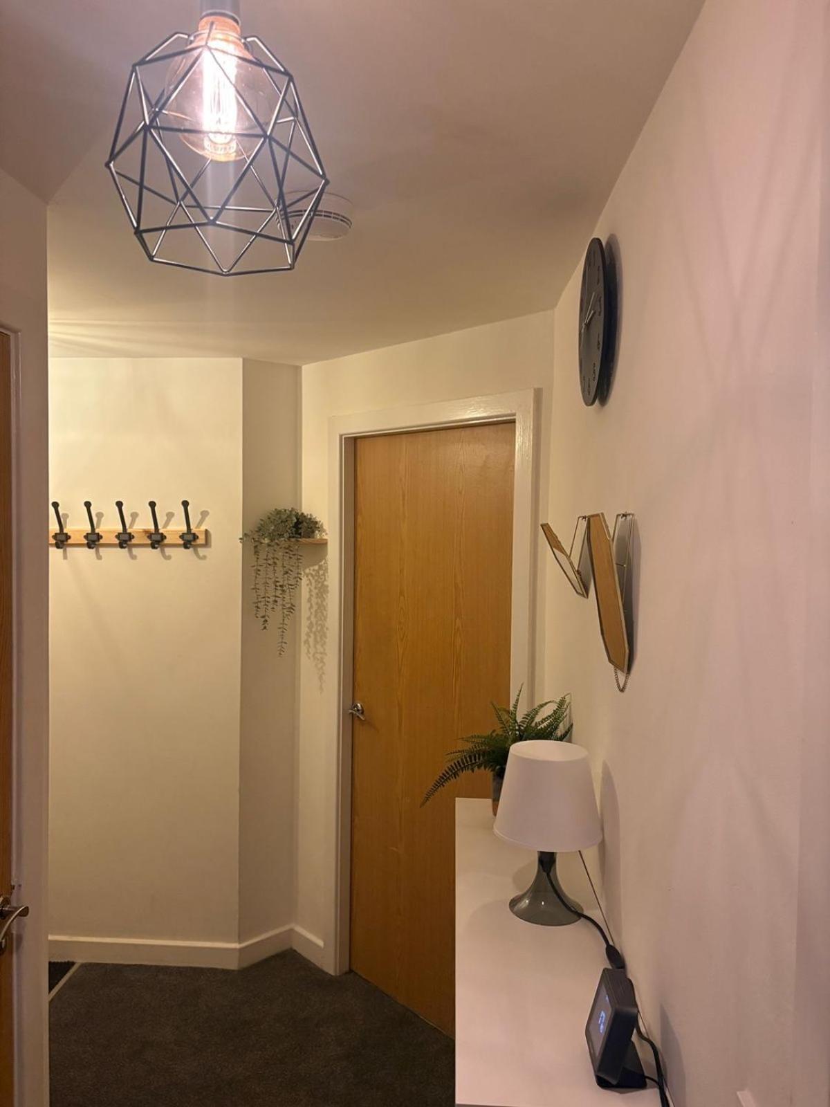 2 Bedroom 2 Bathroom Ground Floor In Location * Warrington