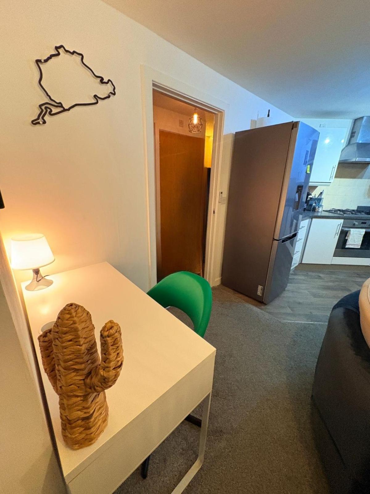 2 Bedroom 2 Bathroom Ground Floor In Location Warrington