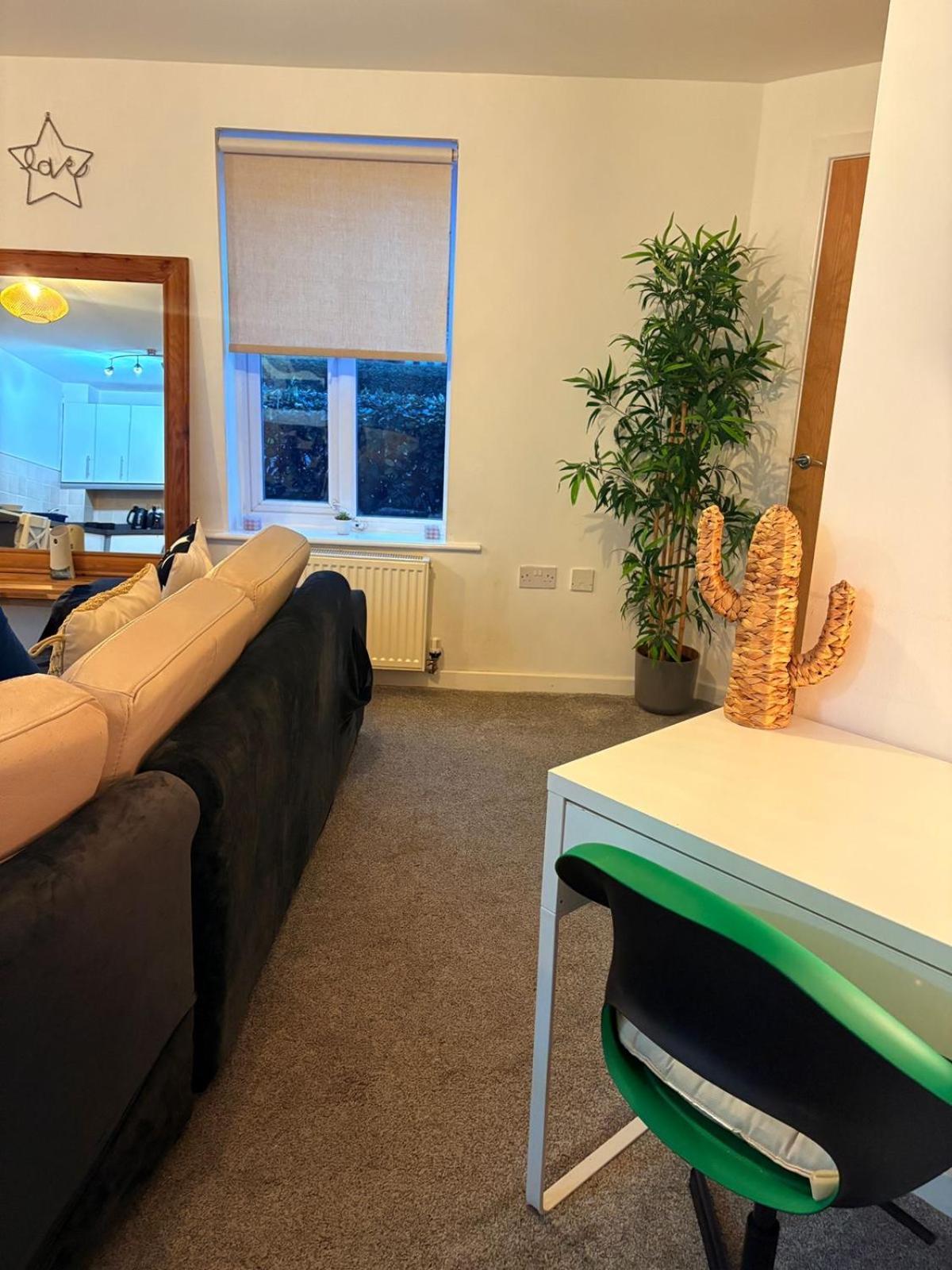 2 Bedroom 2 Bathroom Ground Floor In Location Apartment Warrington