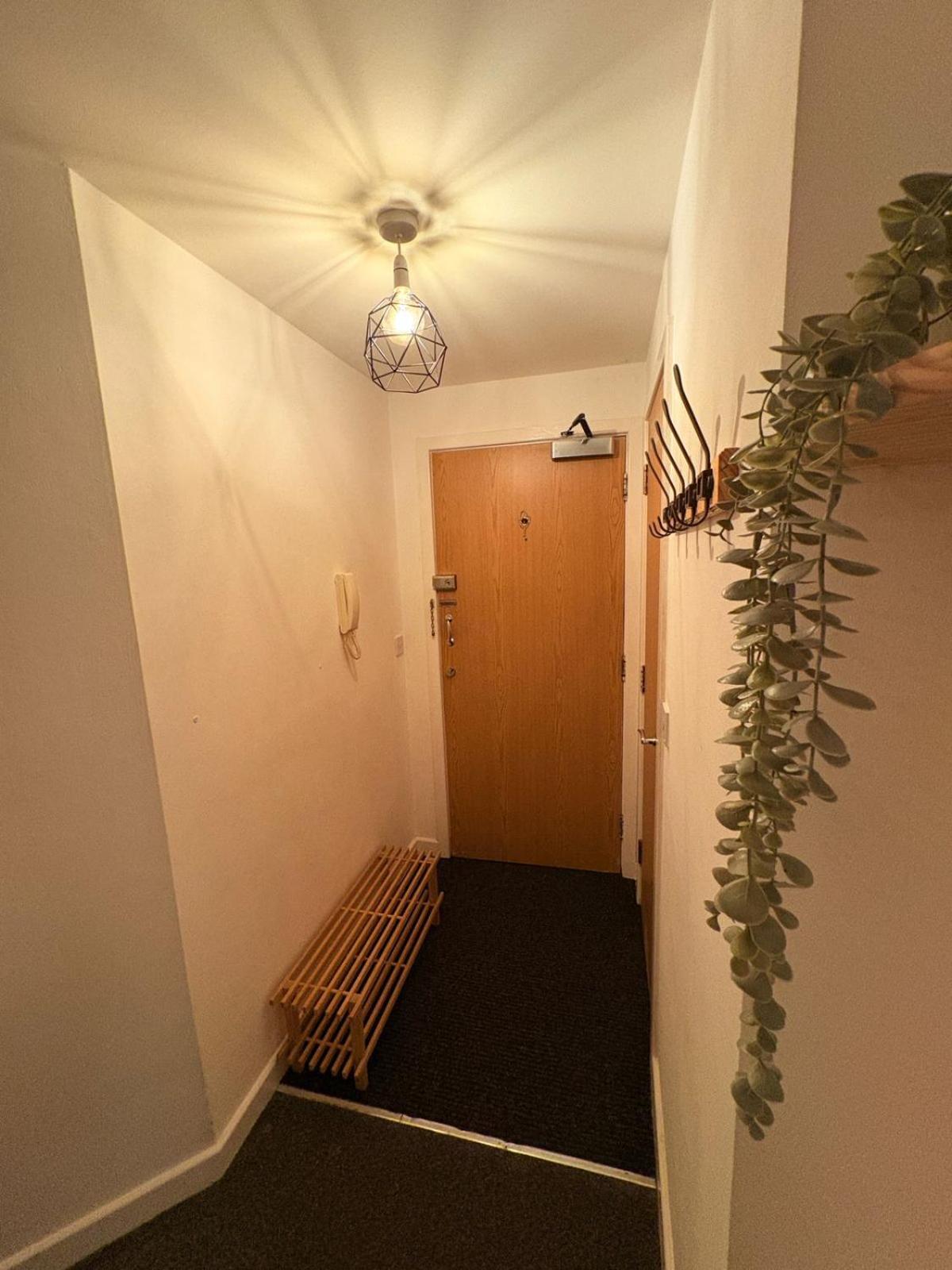 2 Bedroom 2 Bathroom Ground Floor In Location
