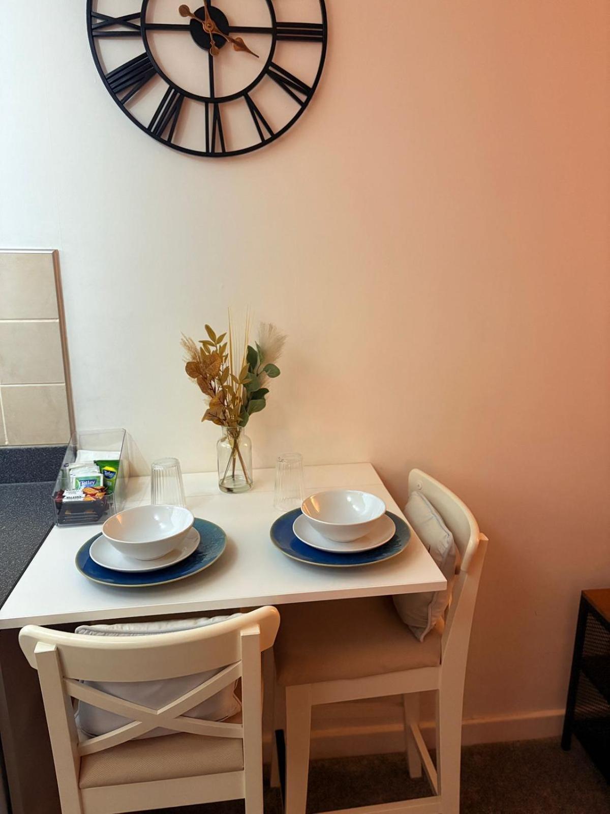 Apartment 2 Bedroom 2 Bathroom Ground Floor In Location *